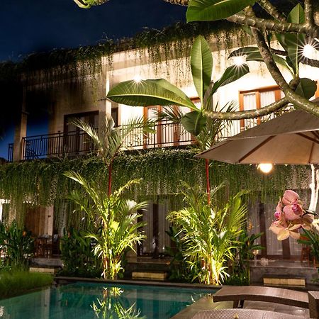 Tiny'S House Hotel Ubud  Exterior photo